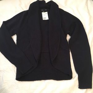 NWT H&M sweater (S)